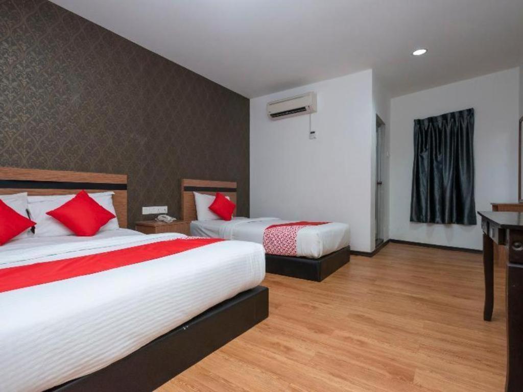 Hotel Aromas Kulai Exterior foto