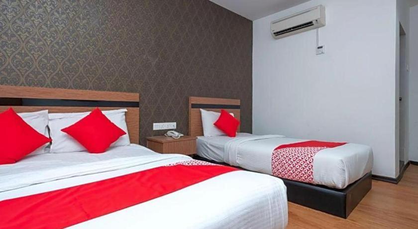 Hotel Aromas Kulai Exterior foto