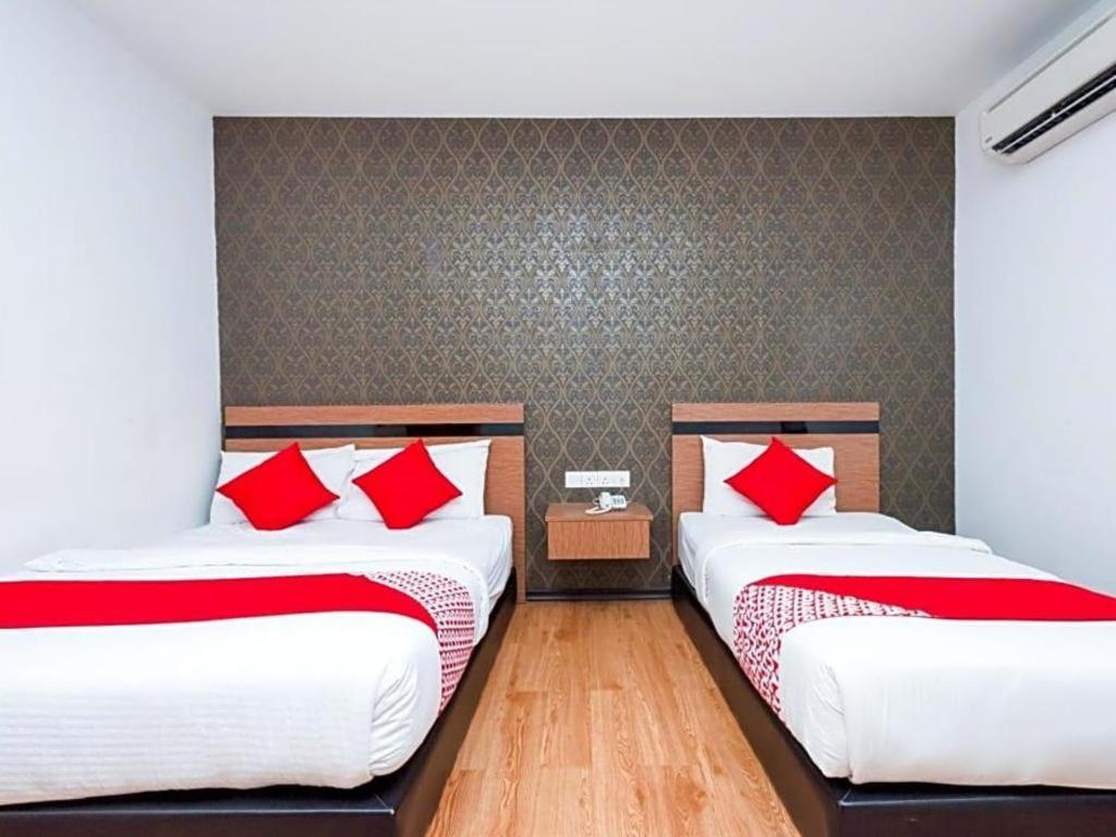 Hotel Aromas Kulai Exterior foto