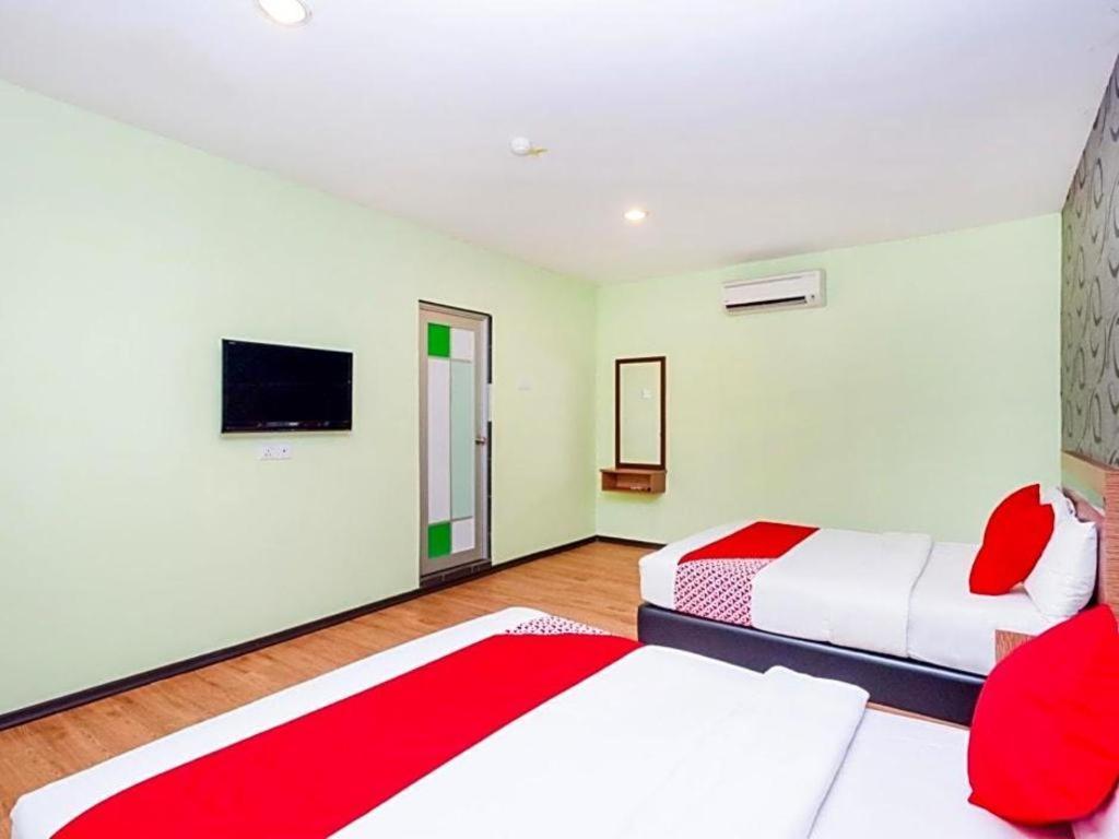 Hotel Aromas Kulai Exterior foto