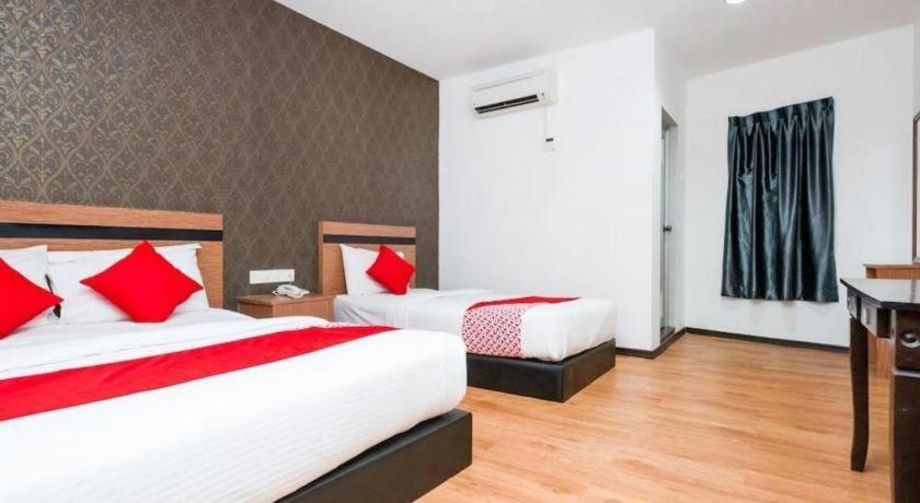 Hotel Aromas Kulai Exterior foto