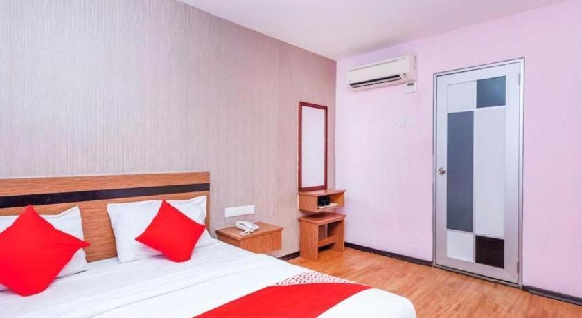 Hotel Aromas Kulai Exterior foto