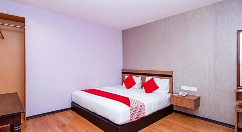Hotel Aromas Kulai Exterior foto